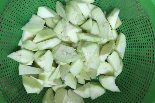 蒜蓉豆角炒茄子的做法图解3