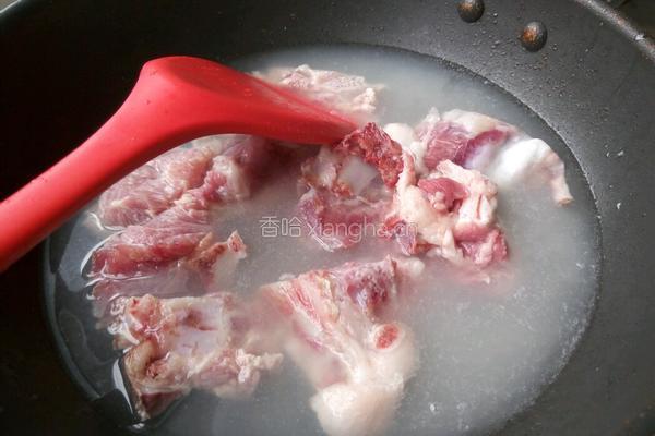 排骨南瓜米粥的做法图解5