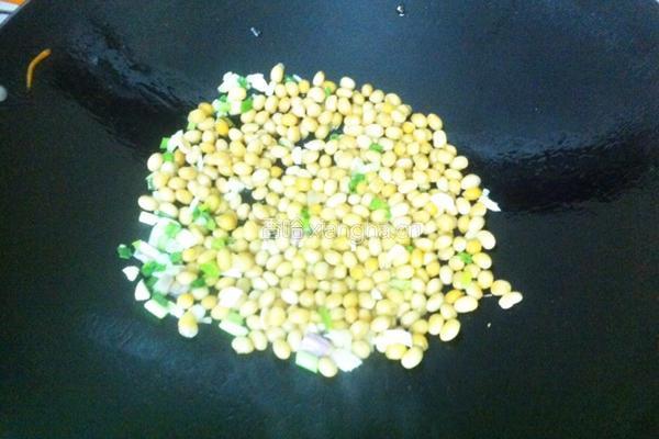 青椒炒黄豆的做法图解6