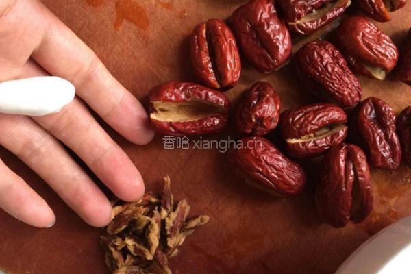 香糯红枣的做法图解4