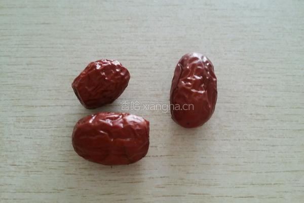 红枣鸽子汤的做法图解2