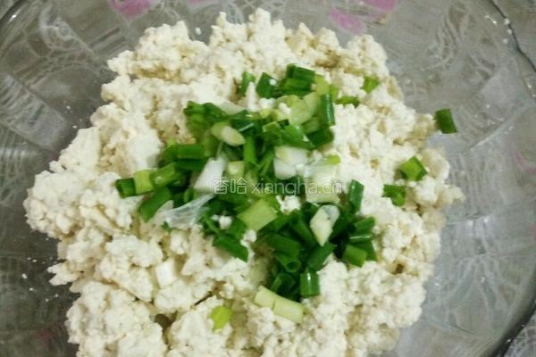香煎豆腐饼的做法图解2