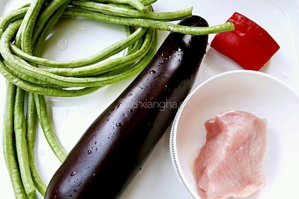 蚝油茄子烧豆角的做法图解1