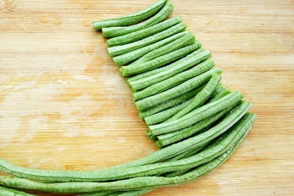 蚝油茄子烧豆角的做法图解3