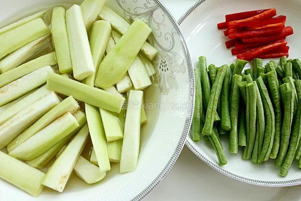 蚝油茄子烧豆角的做法图解4