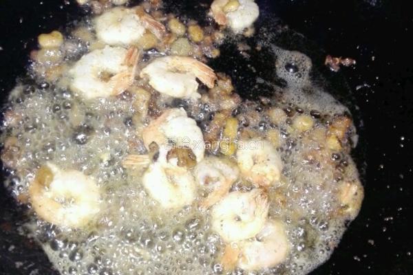虾仁肉酱炒青椒的做法图解3