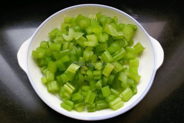 芹菜炒牛肉的做法图解5