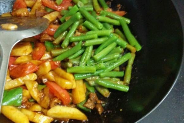 土豆豆角焖面的做法图解5
