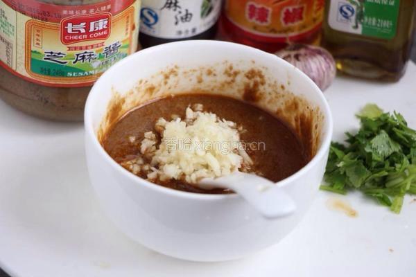 鸡丝麻酱凉面的做法图解3
