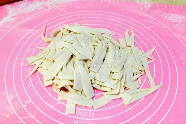  新疆羊肉青杏面旗子汤饭的做法图解6