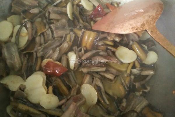黄鳝炒蒜苗的做法图解5