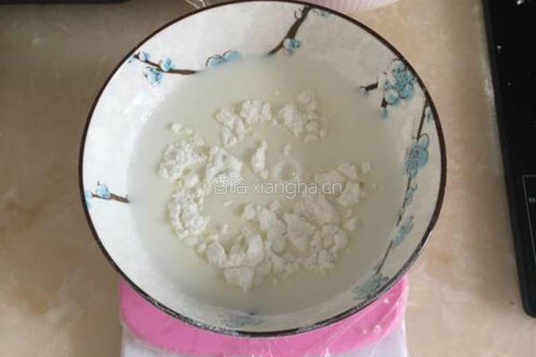 椰丝牛奶小方块的做法图解2