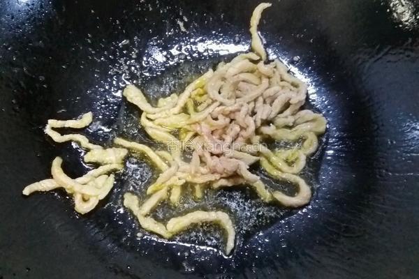 金针菇炒肉的做法图解3