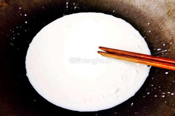 酥炸牛奶冻的做法图解1