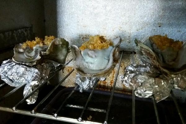 蒜蓉烤生蚝的做法图解3