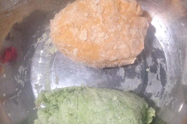 青汁胡萝卜蝴蝶面的做法图解3