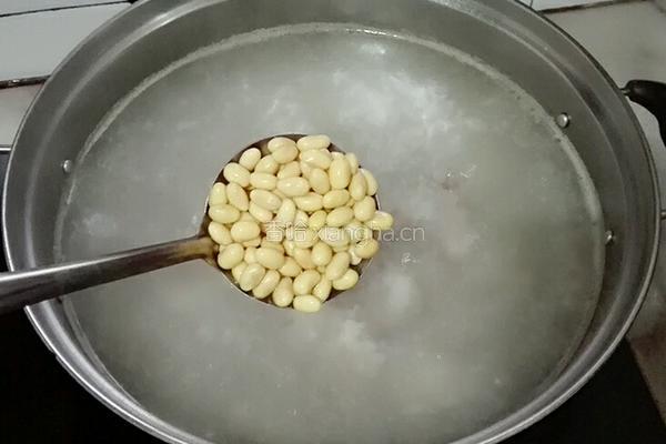 黄豆苦瓜排骨汤的做法图解6
