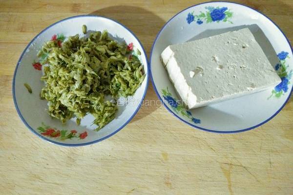 槐花豆腐的做法图解1