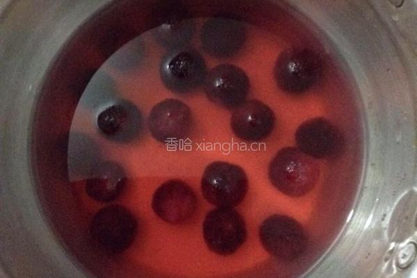 酸甜杨梅汤的做法图解3