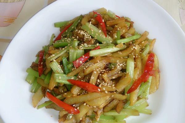 干煸土豆条的做法图解6