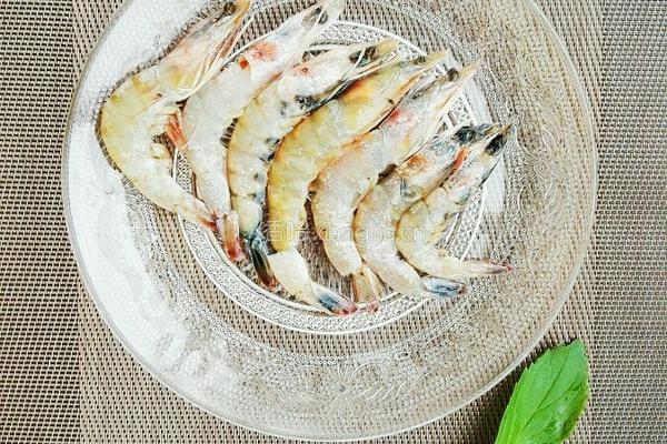 黑椒大虾的做法图解1