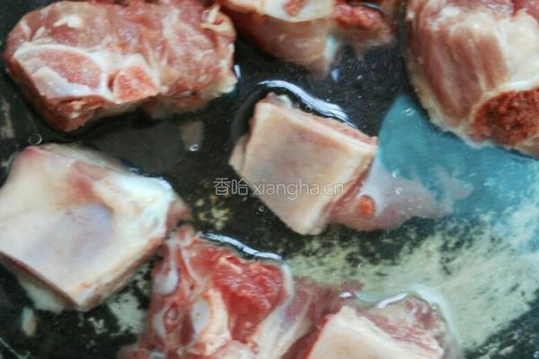 玉米香菇排骨汤的做法图解1