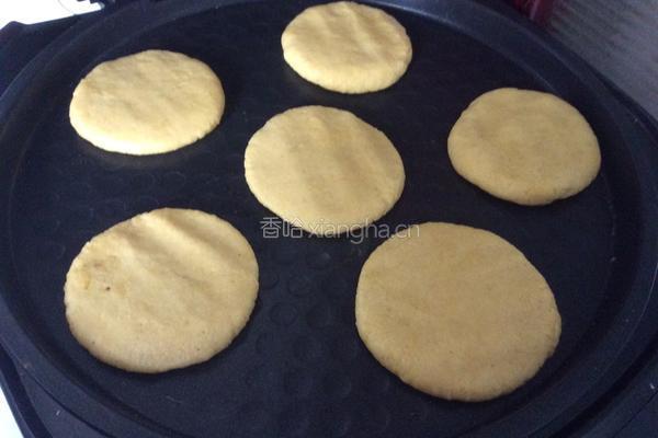 王牌玉米面饼的做法图解4