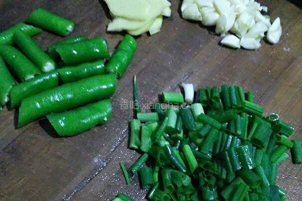 大白菜炖粉条的做法图解3