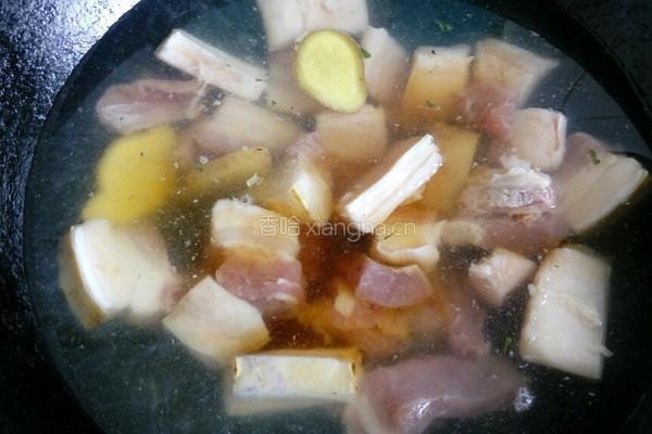 土豆炖五花肉的做法图解2