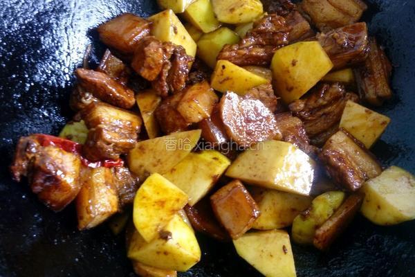 土豆炖五花肉的做法图解4