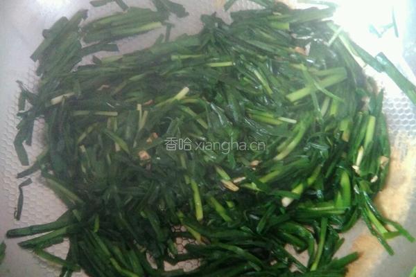 鸡蛋炒韭菜的做法图解4