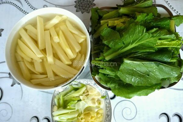 小白菜炖土豆的做法图解1