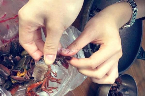 蒜蓉火爆小龙虾的做法图解2
