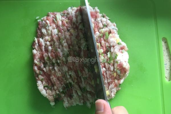 白菜猪肉馅饺子的做法图解4
