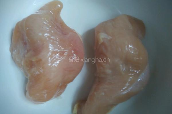 核桃鸡丁的做法图解1