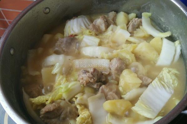 白菜土豆炖排骨的做法图解10