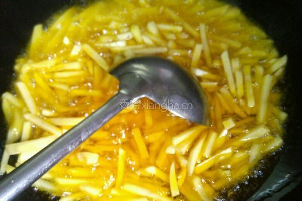 土豆条烧芹菜的做法图解3