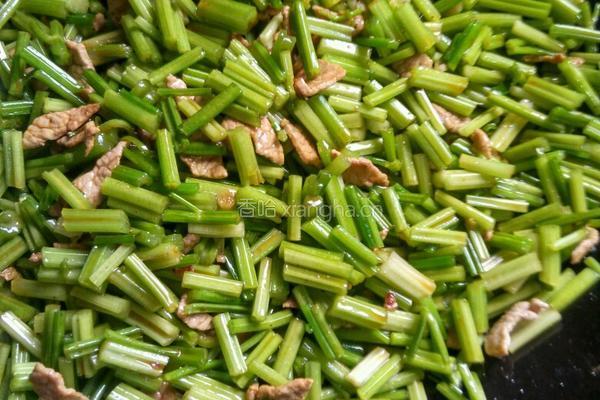 土豆条烧芹菜的做法图解6