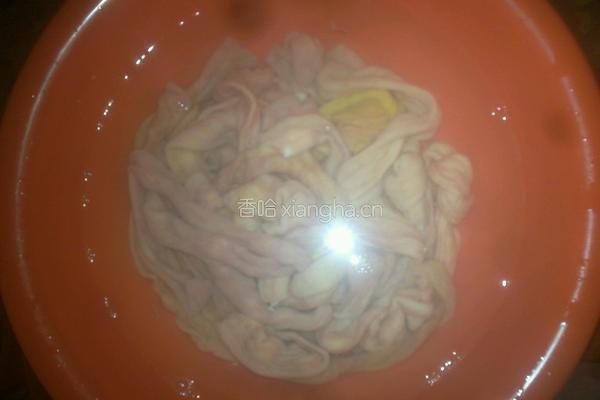 卤猪肠仔的做法图解2