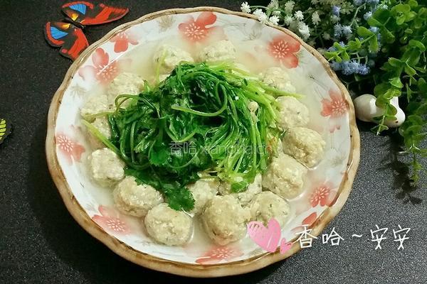 香菜水汆丸子