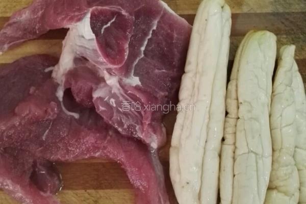 黄瓜咸蒸瘦肉的做法图解1