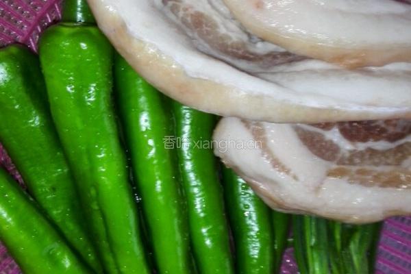 辣椒炒回锅肉的做法图解2