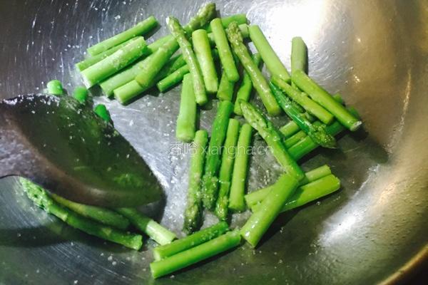 清炒芦笋虾仁的做法图解8