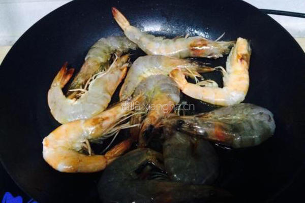 茄汁黄金虾的做法图解2