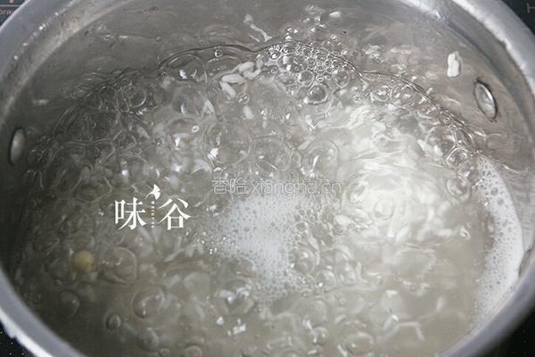止咳川贝水梨粥的做法图解3