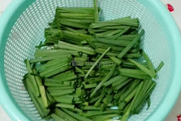 豆芽炒韭菜的做法图解2