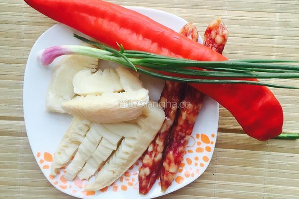 春笋炒腊味的做法图解1