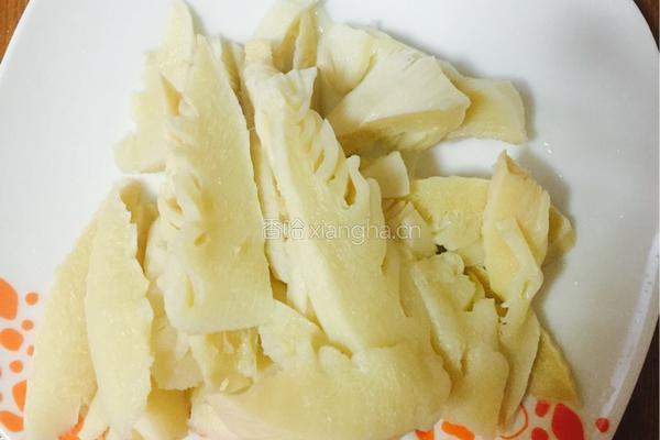 春笋炒腊味的做法图解2