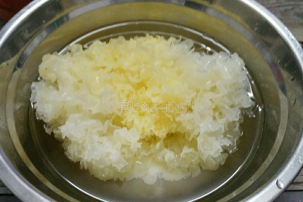 雪耳糖水的做法图解3