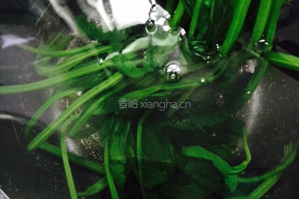 姜蒜香汁菠菜的做法图解5